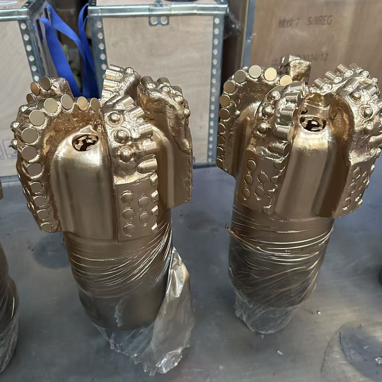 Overall structure of the 8.5-inch 5-blade PDC drill bit