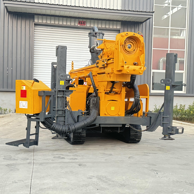 RC500-CS3 drill rig chassis and hydraulic outrigger structure