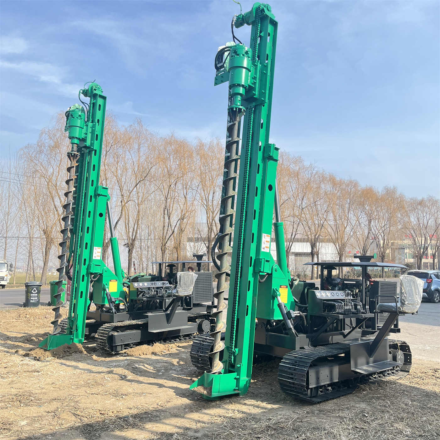 Differences Between Adjustable and Non-Adjustable Track Height in Slope Construction