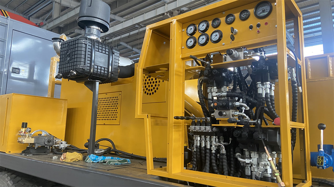 Steel Track Undercarriage vs. Wheeled Structure for Water Well Drilling Rig Chassis