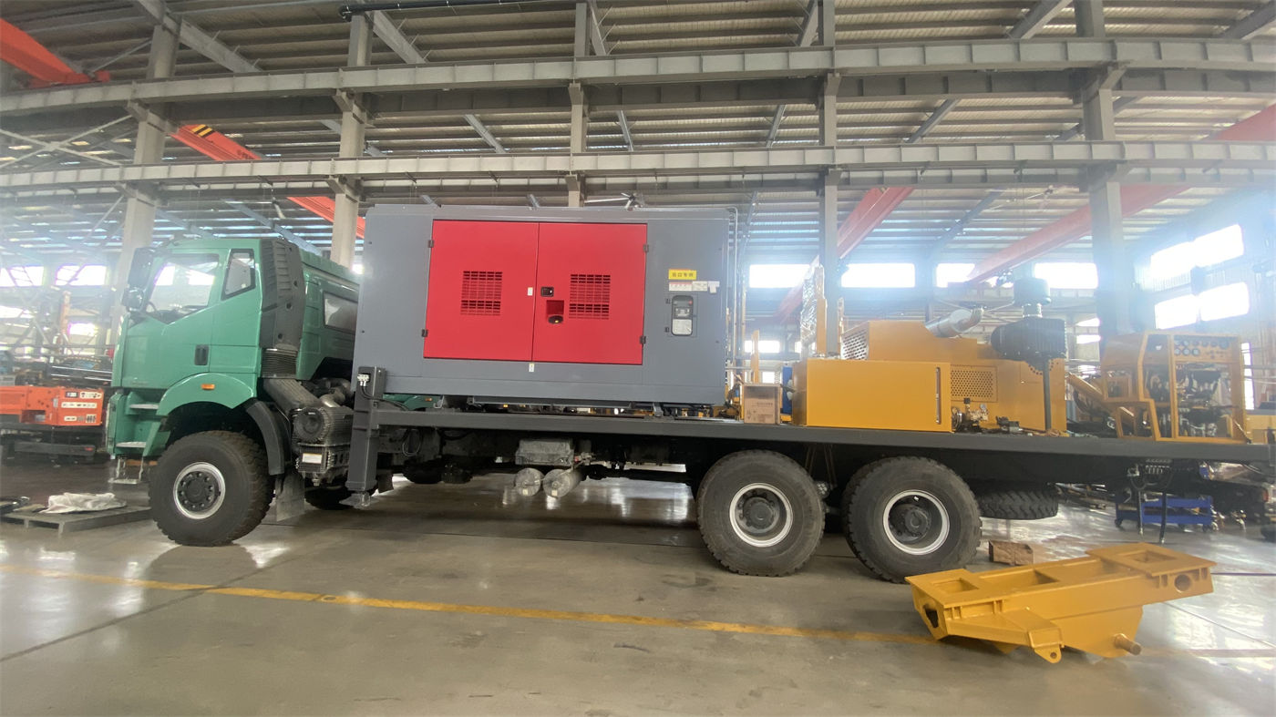 Steel Track Undercarriage vs. Wheeled Structure for Water Well Drilling Rig Chassis