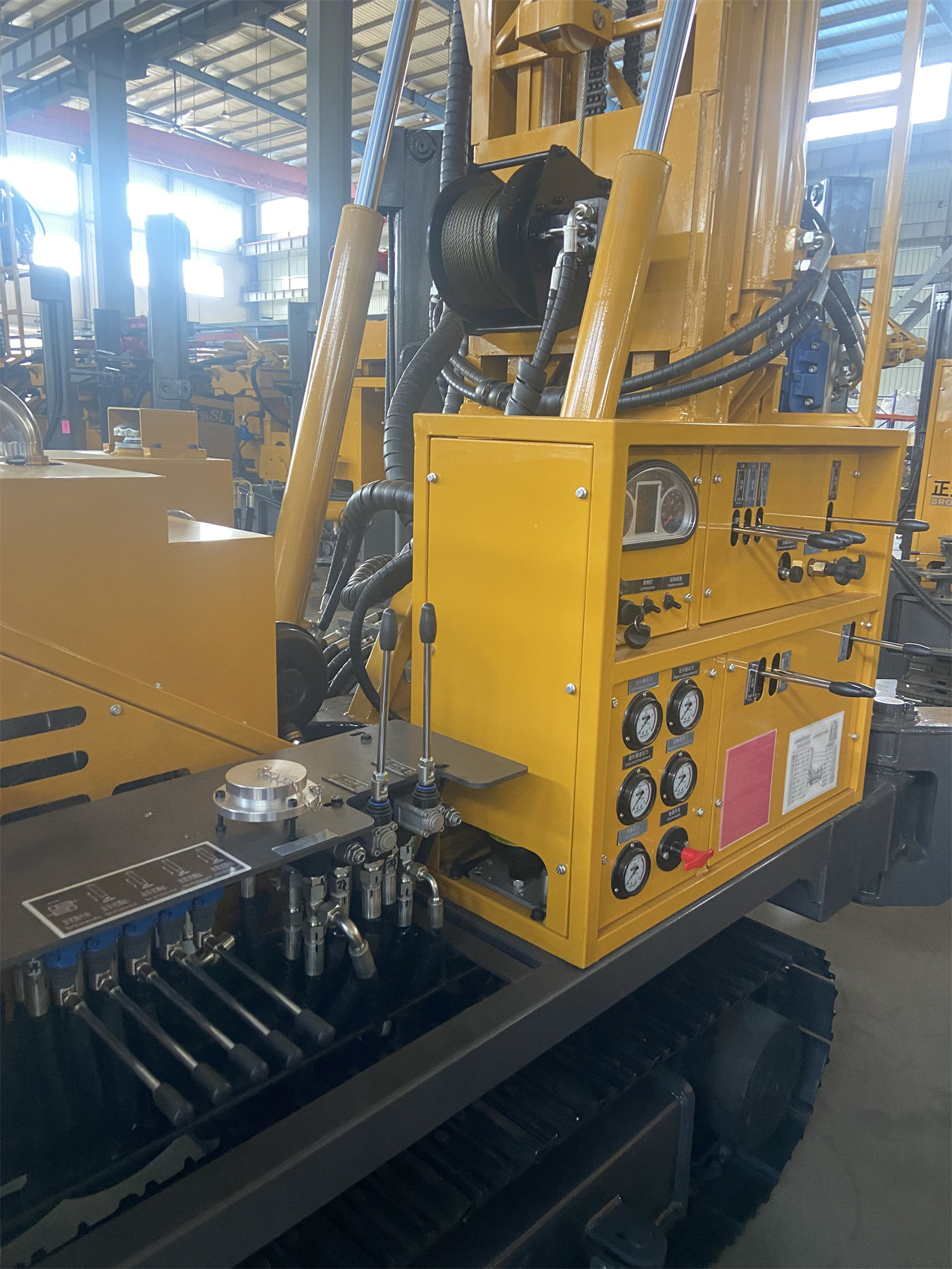What Role Does 20 T Lifting Force Play at 450-Meter Hole Depth