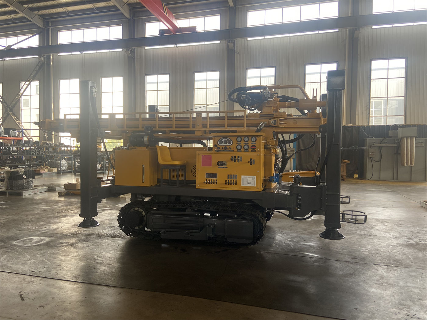 When Purchasing 600-Meter-Class Water Well Drilling Rigs, What Construction Organization Methods Are Respectively Suitable for the Trailer-Mounted WRTR600 and the Crawler Reverse Circulation WR600RC?