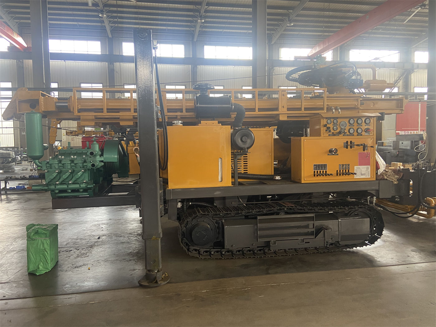 Between Village Roads and Field Ridges: The Working Scenario of a 260 m Crawler Water Well Drilling Rig